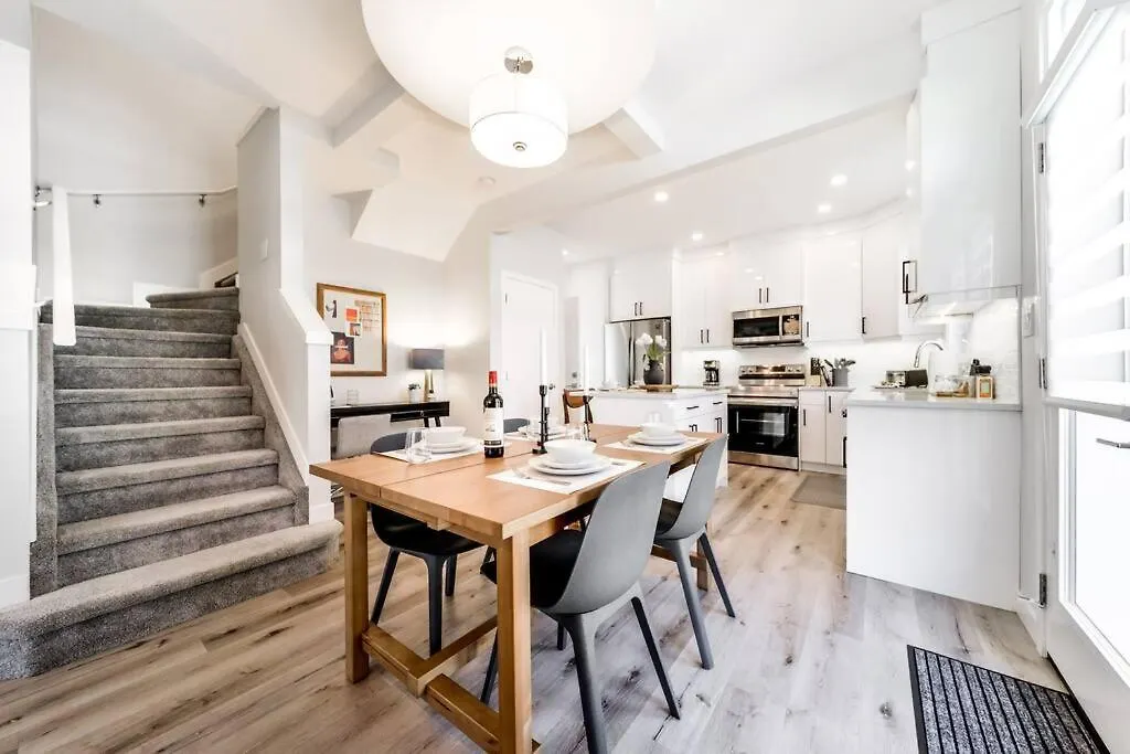 אדמונטון Modern Nordic Escape, 3Br Near Wem & Dt, Aircon & Fireplace, Wifi, Sleeps 6! בית נופש