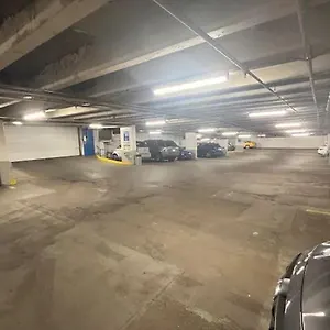 Apartment 2 Full Beds, Free Parking Underground Heated, Rogers Place, 1 Bedroom Downtown, Edmonton