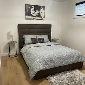 Villa Stylish 2 Bedroom In Sw Close To Windermere And International Airport, Edmonton